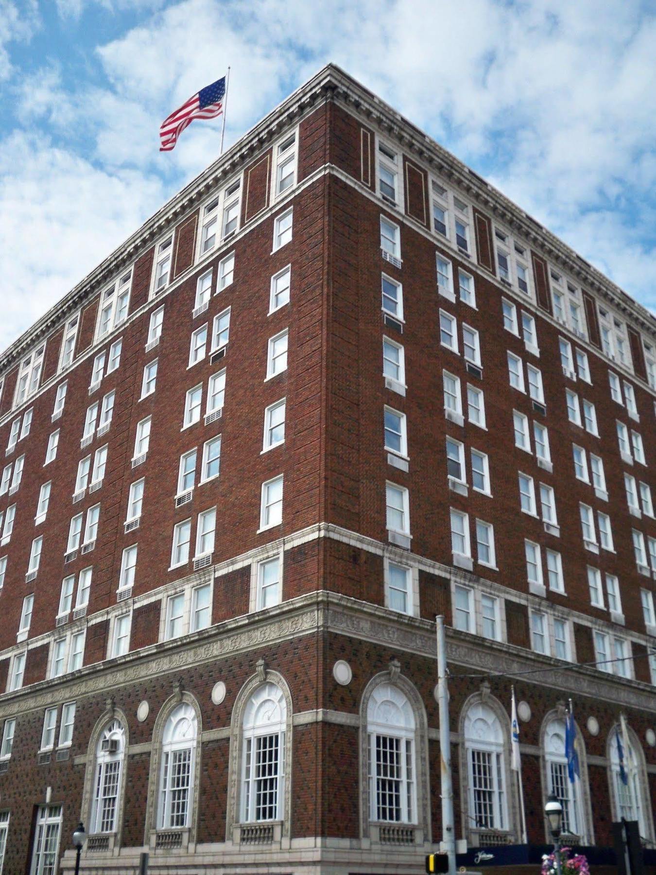 The Yorktowne Hotel, Tapestry Collection By Hilton