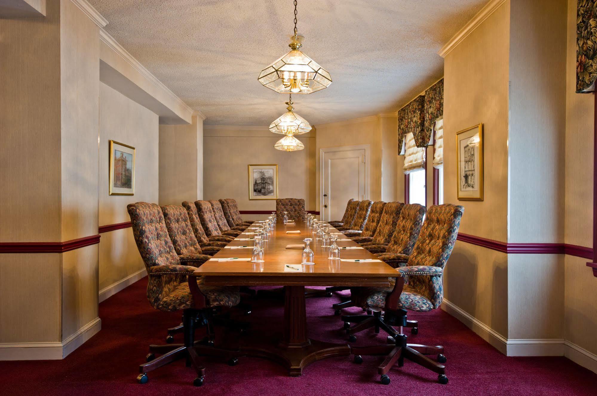 The Yorktowne Hotel, Tapestry Collection By Hilton 4*